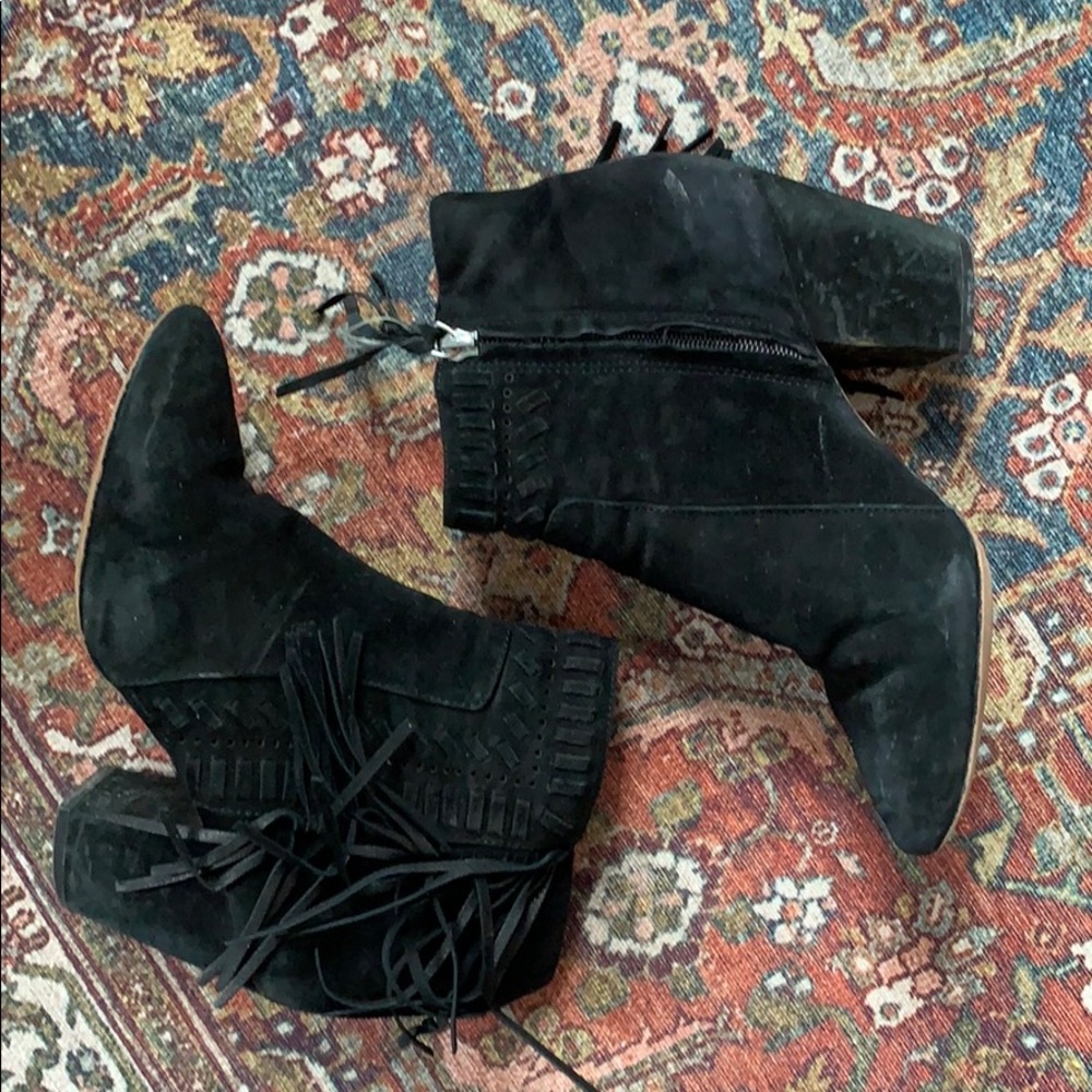 REBECCA MINKOFF - Suede Fringe Booties